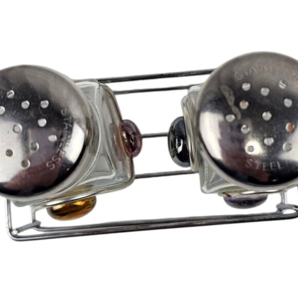 Beaded Salt and Pepper, Salt and Pepper Shakers, Wire Art Shaker, Kitchen Gadget - Picture 7 of 10